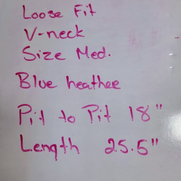 Under Armour Blue Heatgear Ladies Tee V neck, workout wear - Picture 5 of 5